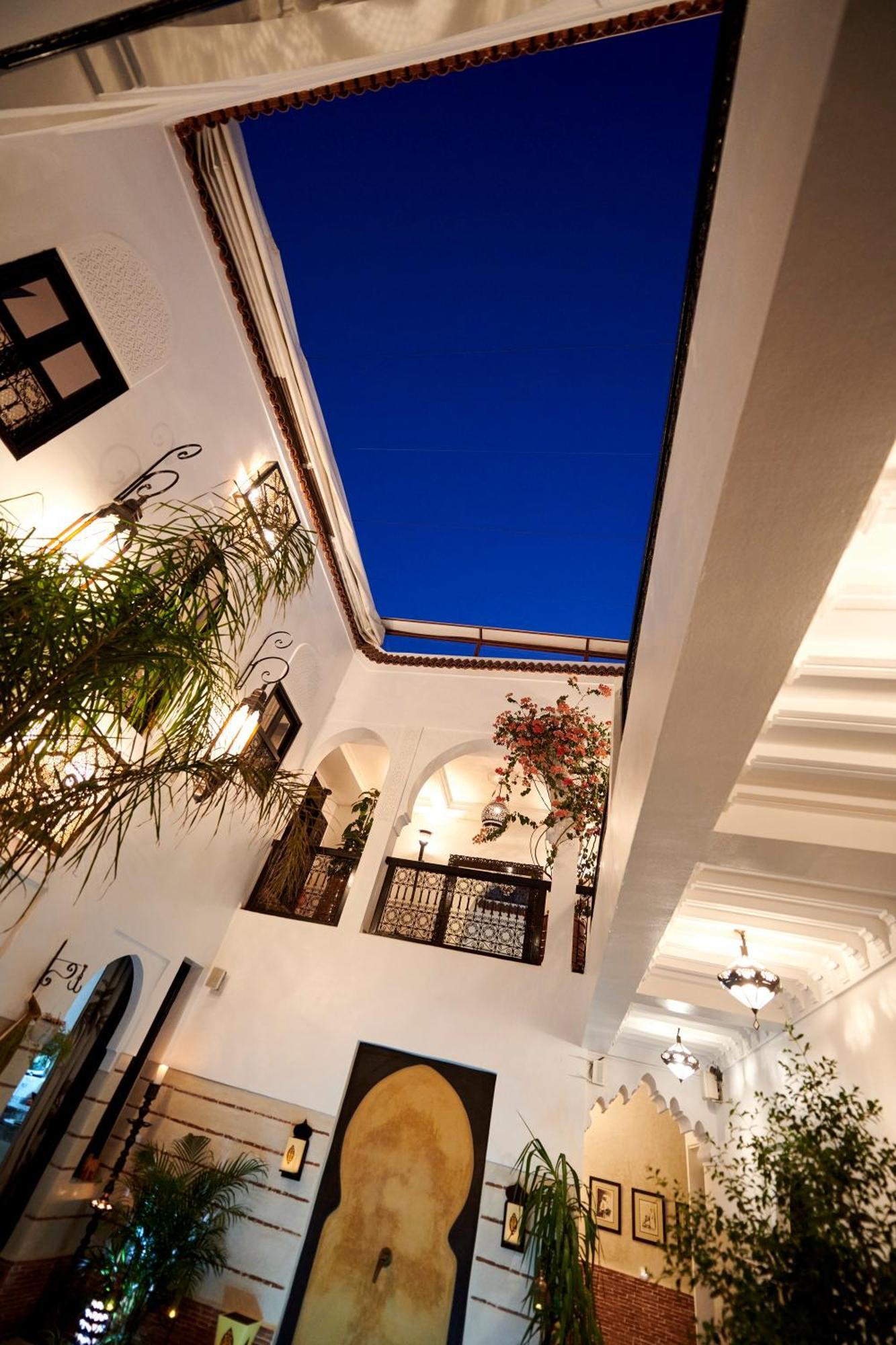 Riad Dar Amanza En Exclusivite Avec 4 Chambres Au Coeur De La Medina Marrakesh Extérieur photo